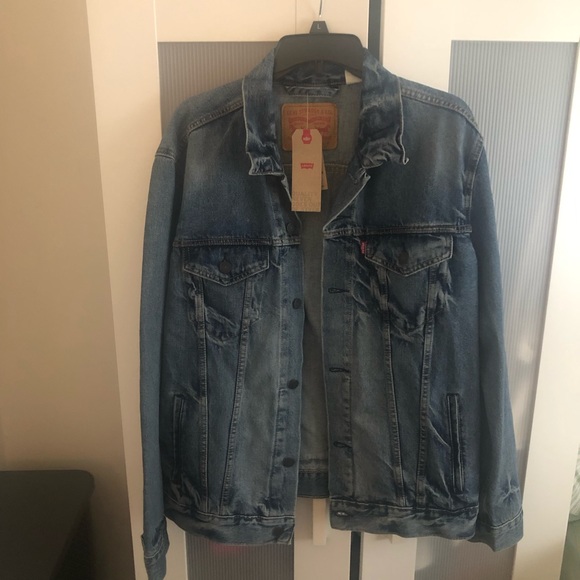 NWT Levi's Classic Denim Jacket Sz L